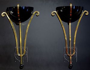 2 wall sconces